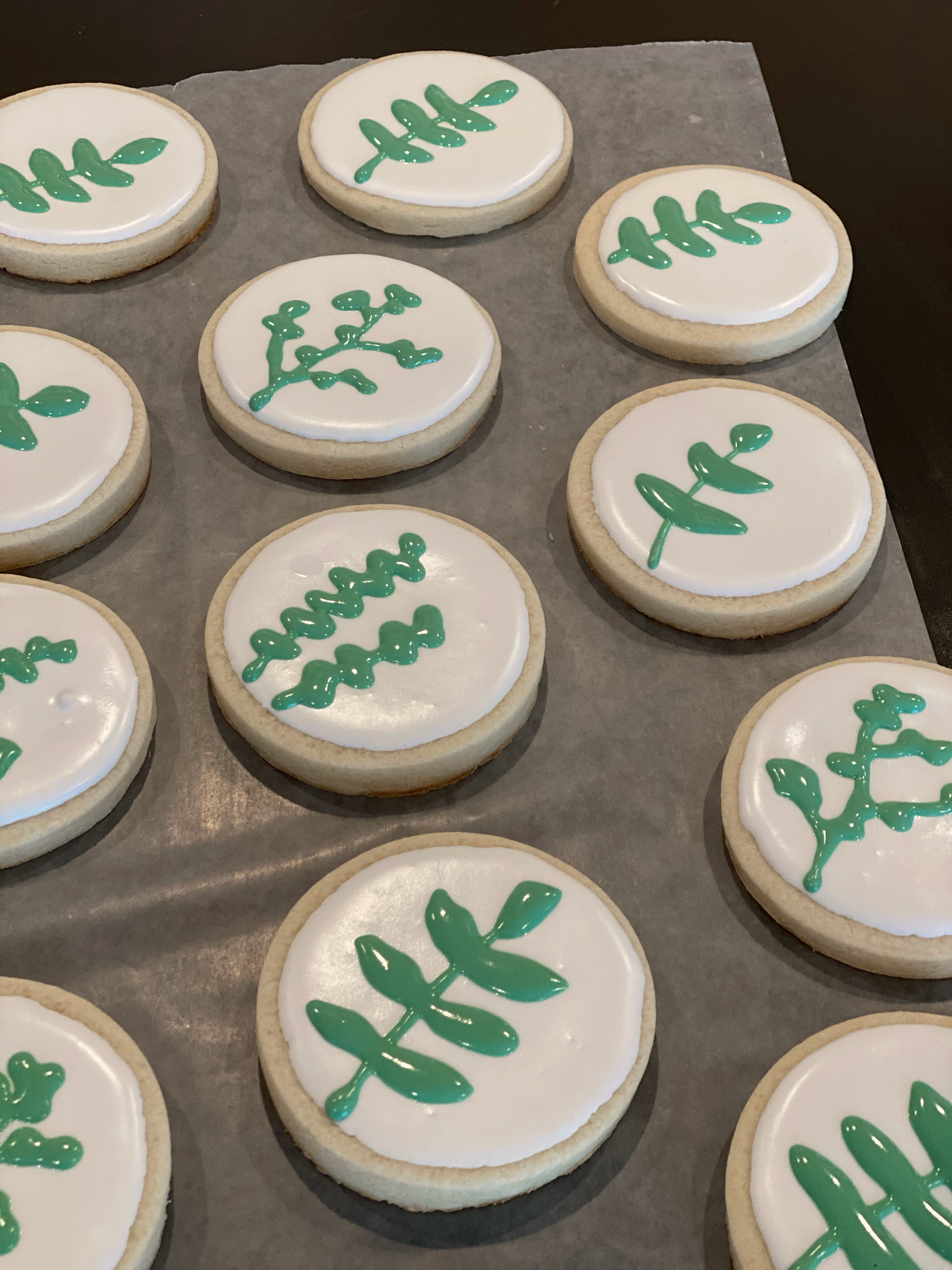 leaf design cookies